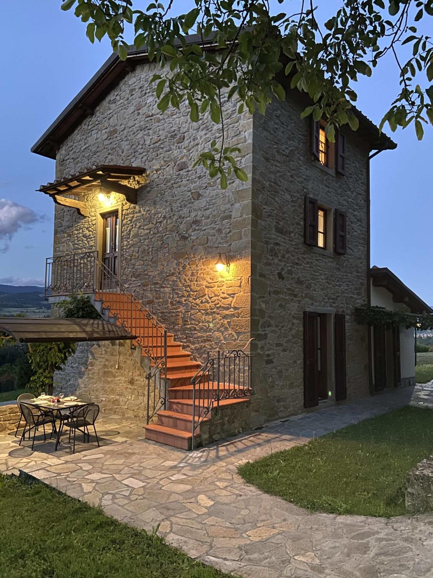 Agriturismo Podere La Casaccia Poppi Luaran gambar